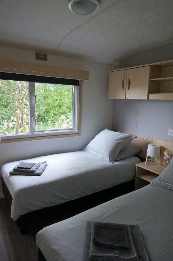 Hotel Vakantieverblijf Aan De Dijk à Hippolytushoef Extérieur photo