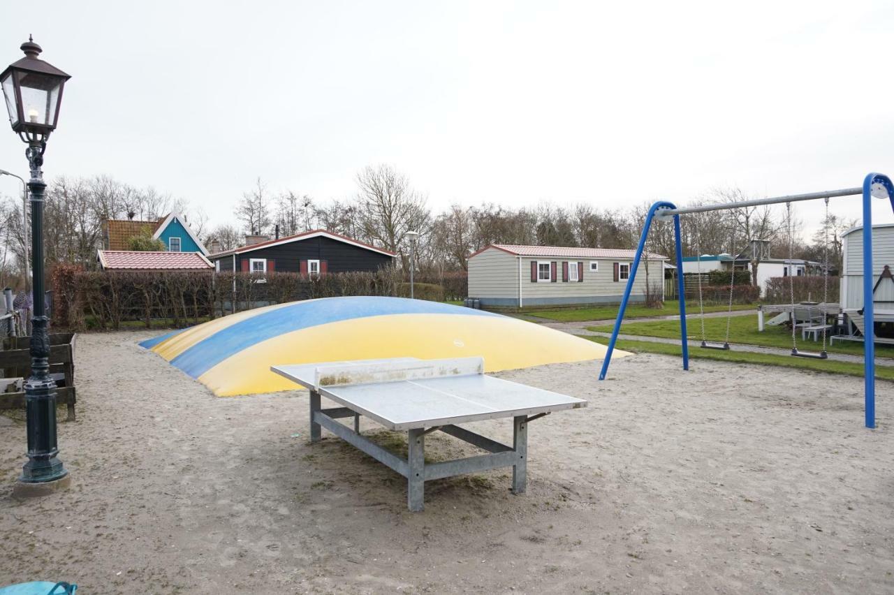 Hotel Vakantieverblijf Aan De Dijk à Hippolytushoef Extérieur photo