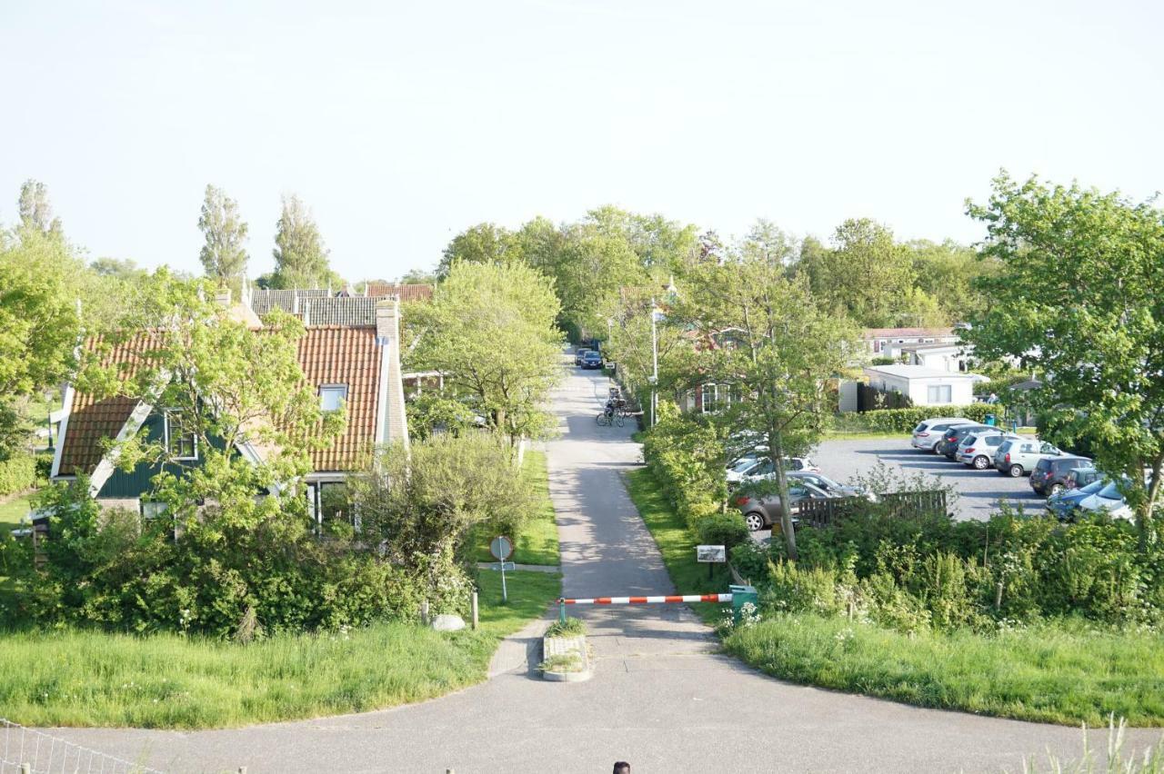 Hotel Vakantieverblijf Aan De Dijk à Hippolytushoef Extérieur photo